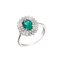 Sølv ring rhodineret oval syntetisk smaragd og i kanten hvide syntetiske cubic zirconia. Mål: 16,1 x 13,6 mm.