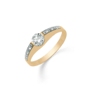 14 kt. guld ring med 1 rund syntetisk cubic zirconia i forhøjning i skinnen på begge sider.