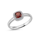 14kt. GRACE ring med cushion-cut Granat 5mm + 0,10ct. W-si