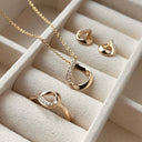Dråbe vedhæng med cubic zir. 8 kt. sølvkæde