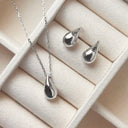 Vedhæng dråbe 7x11mm sølv rh. m/kæde