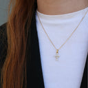 Pearl Cross Vedhæng - Blankpoleret Forgyldt Sterling Sølv m. 6 Ferskvandsperler