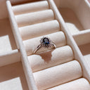 Diana ring roset 0,26 H-W/SI-safir 14 kt.