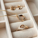 8 karat guld dråbe ring m. zirkonia