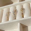 snoet tynd 8 karat guld ring m. blomster