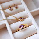 Ring lavendel/ hvid cubic zir. 8 kt.