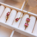 8 karat guld ring m. pink topas