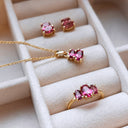 8 karat guld ring m. pink topas