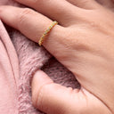Tynd 8 karat guld blomster ring