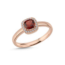 14kt. GRACE ring med cushion-cut Granat 5mm + 0,10ct. W-si