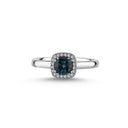 14kt. GRACE Ring med cushion-cut Londonblå topas 5mm + 0,10ct. W-si