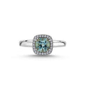 14kt. GRACE ring med cushion-cut lysblå topas 6 mm + 0,12ct. w-si