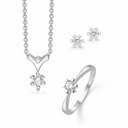 Sølv smykkesæt med synetisk cubic zirconia i 6 grabber.  Kæden er i længde 42-45 cm.