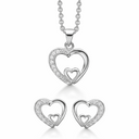 Sølv smykkesæt rhodineret Mor/barn hjerte med syntetiske cubic zirconia.  Kæden er længde 42-45 cm.
