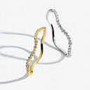 Bangle Sardinien Wave – 18k forgyldt, med hvide zirkonia