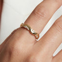 Ring Ellera Waves Altro – 18k forgyldt, med hvide zirkonia